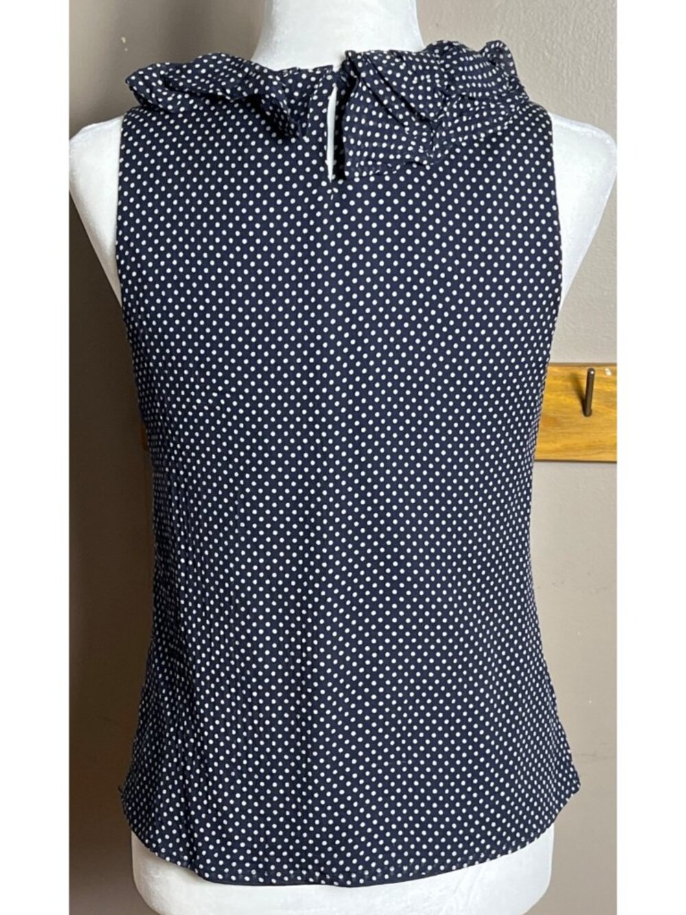 J Crew Silk Top Navy Polka Dot Sleeveless Ruffle Whimsigoth Preppy Luxury 4 - Picture 4 of 9